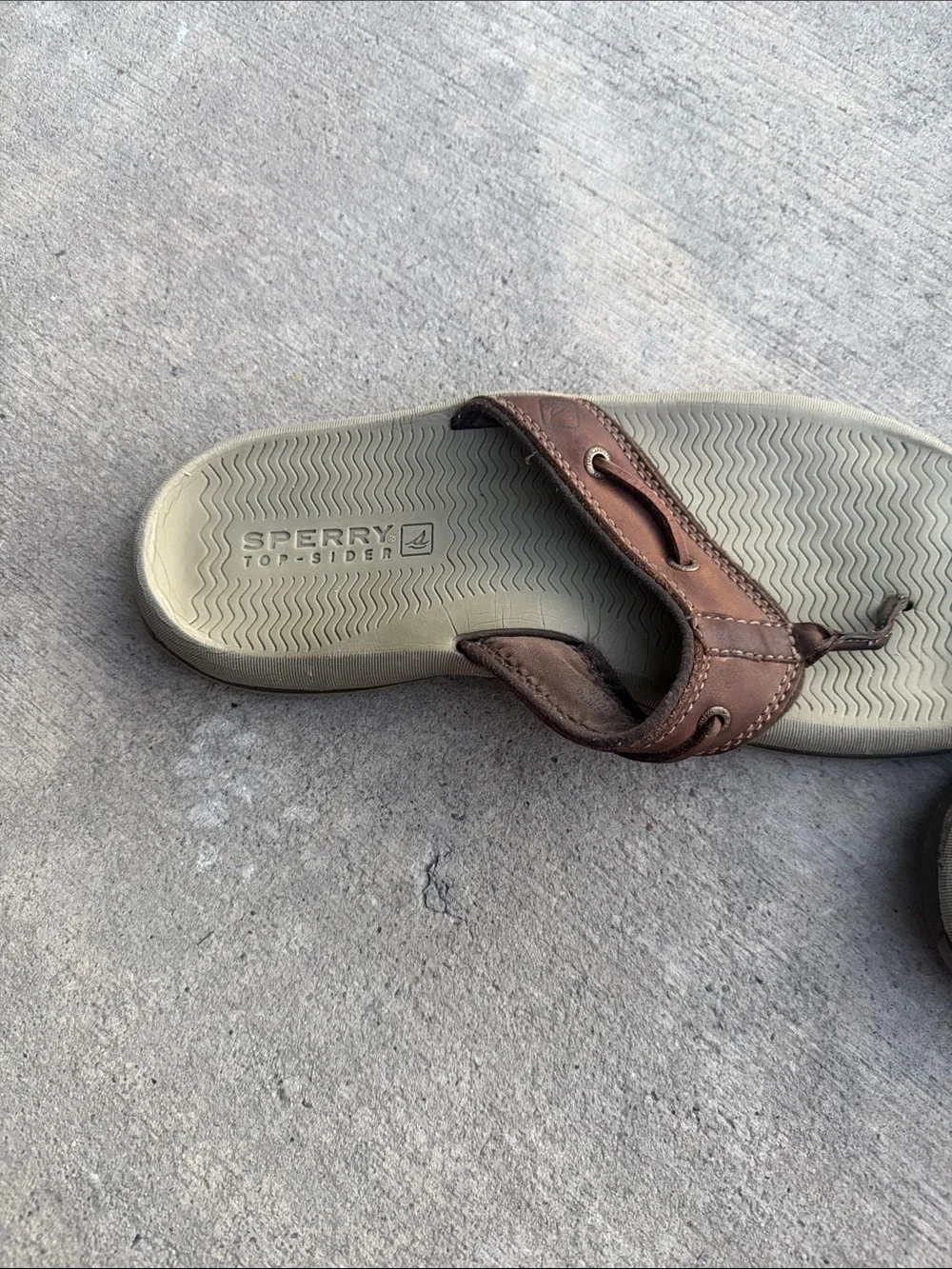 Sperry Brown Leather Thong Sandals with Beige Footbed